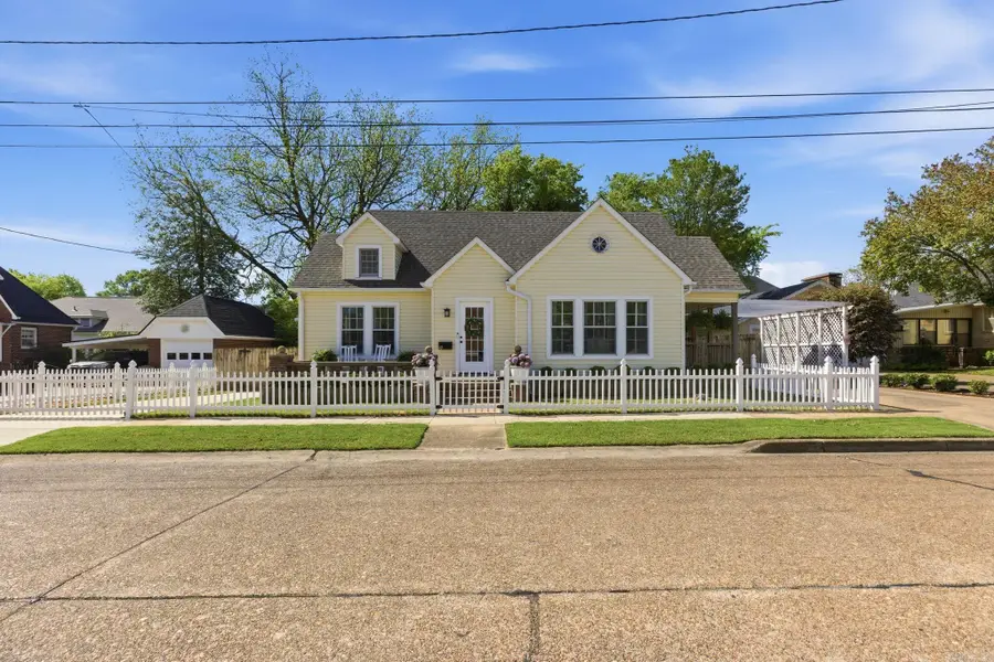 415 Cherry Street, Arkadelphia, AR 71923 - #3