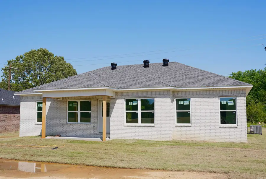 124 S Apple Street, Beebe, AR 72012 - #3