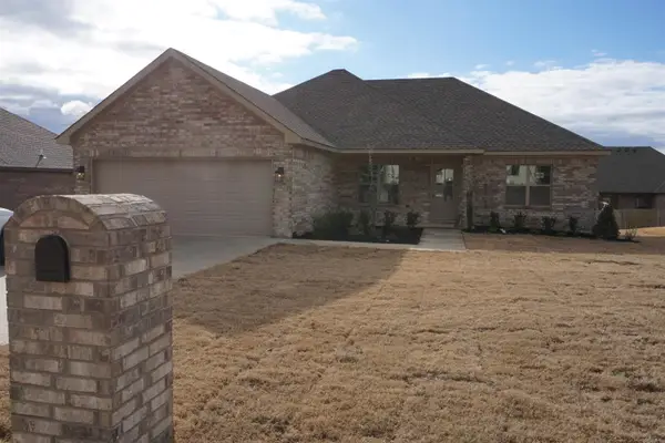 1061 Mark Cir, Jonesboro, AR 72404