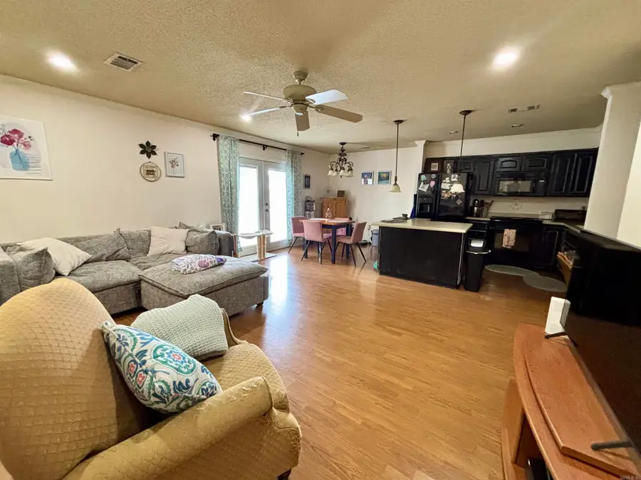 2910 E Moore Avenue, Searcy, AR 72143 - #2