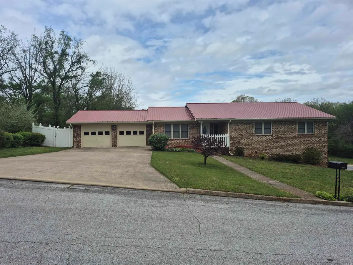 1001 W Washington, Harrison, AR 72601 - #1