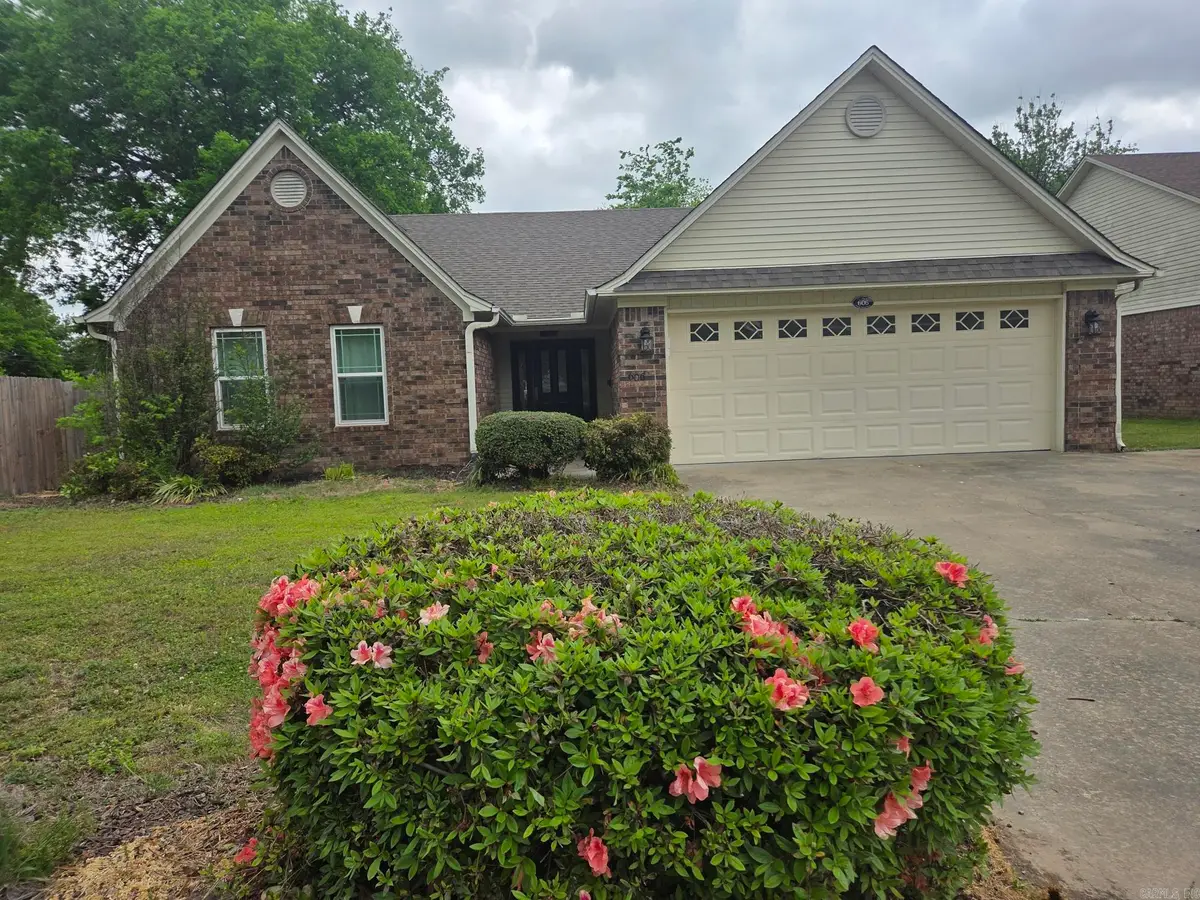 606 N Spring Street, Searcy, AR 72143 - #1