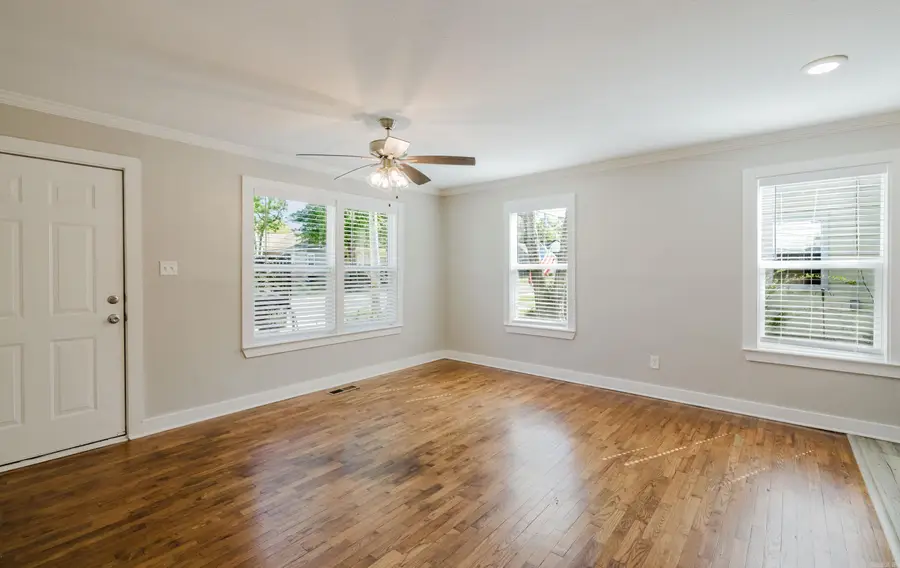 524 W Cross Street, Benton, AR 72015 - #3