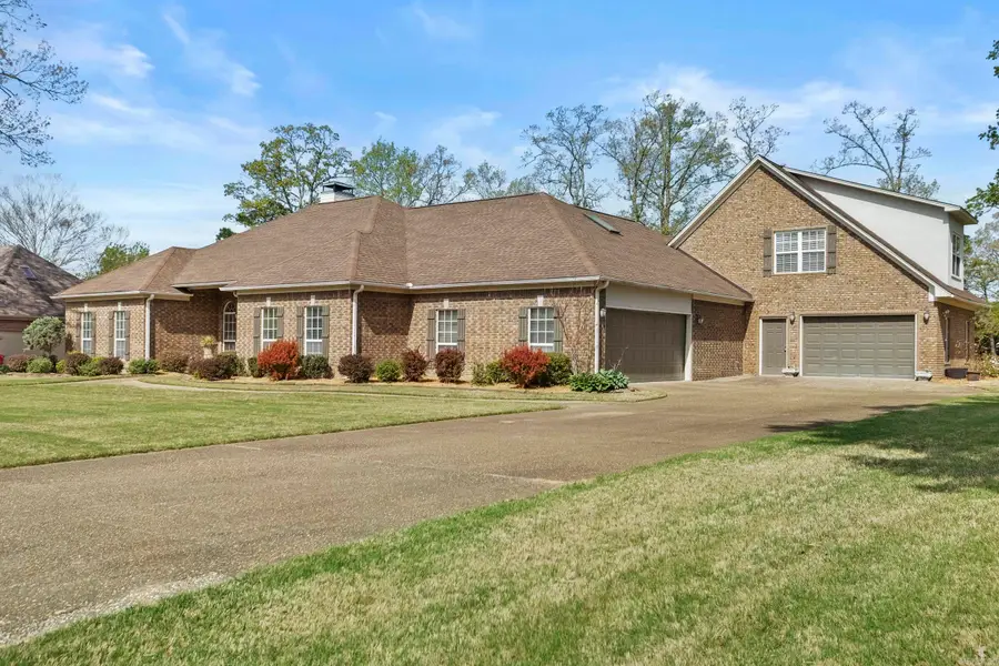 26 Turnberry Dr., Cabot, AR 72023 - #2