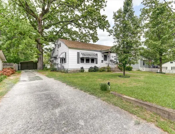 404 Crestwood Street, Hot Springs, AR 71913