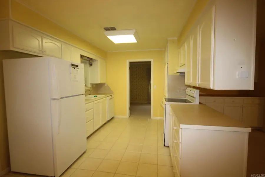 911 Ash Street, Nashville, AR 71852 - #3