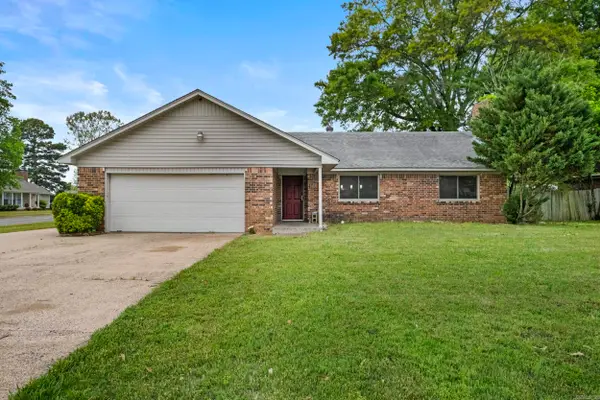 1 Devon Lane, Jacksonville, AR 72076