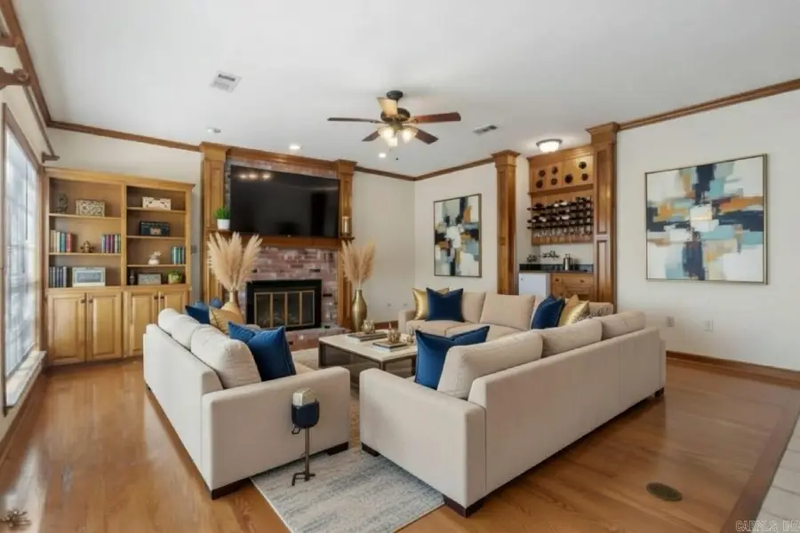 8 Edgewater Cove, Maumelle, AR 72113 - #2