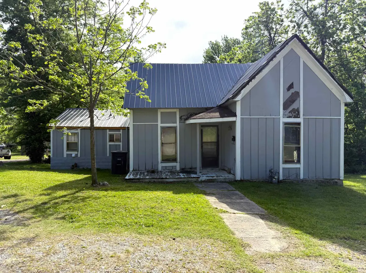 585 N Royal Avenue, Piggott, AR 72454 - #1
