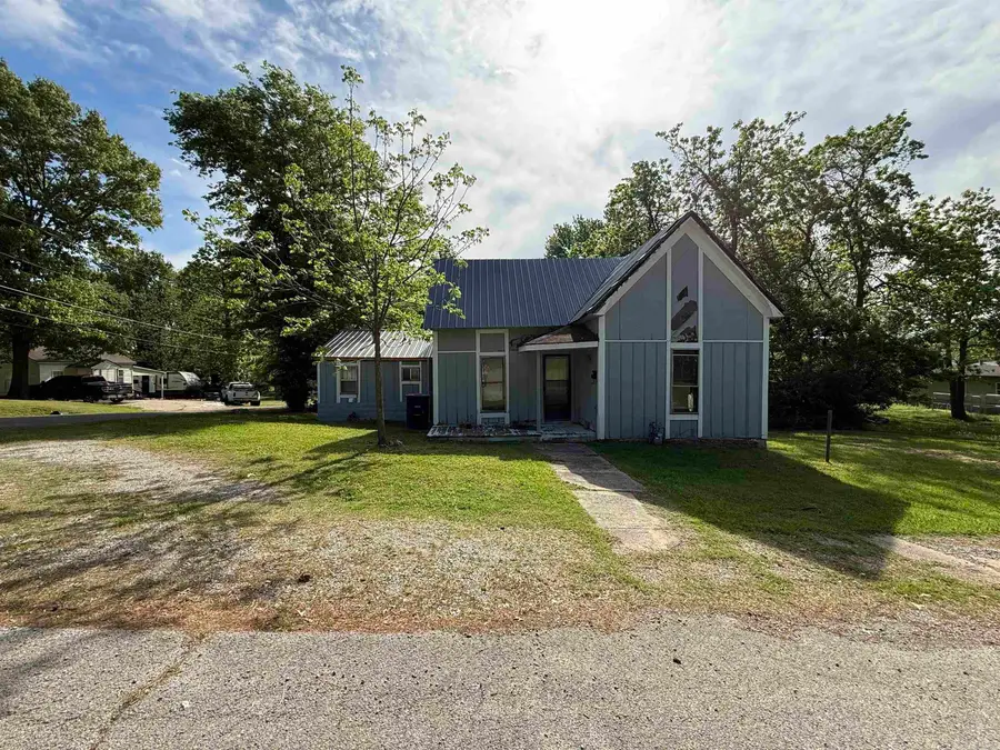 585 N Royal Avenue, Piggott, AR 72454 - #2