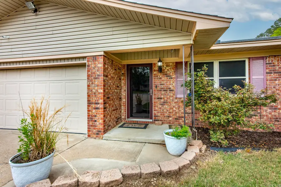 609 Lynnewood Drive, Jacksonville, AR 72076 - #2