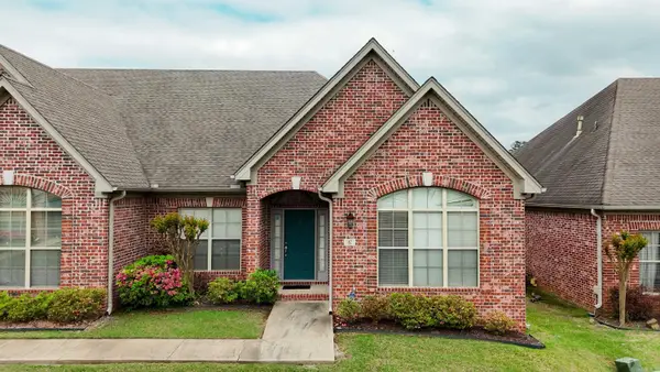 17 Chapman Ln, Little Rock, AR 72211