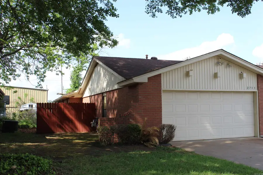 2713 E 10th Ave, Pine Bluff, AR 71601 - #2