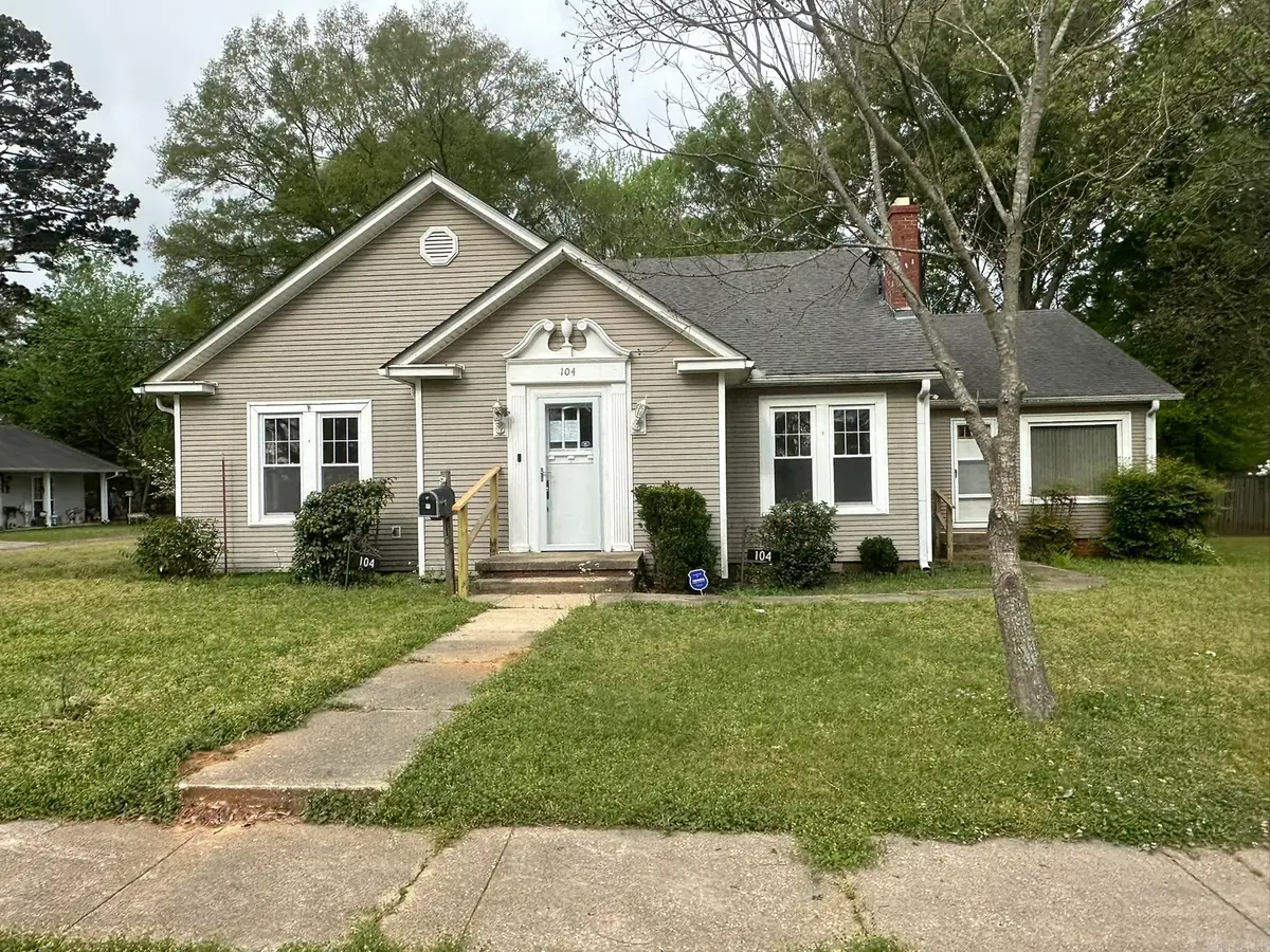 104 S Gannaway Street, Warren, AR 71671 - #1