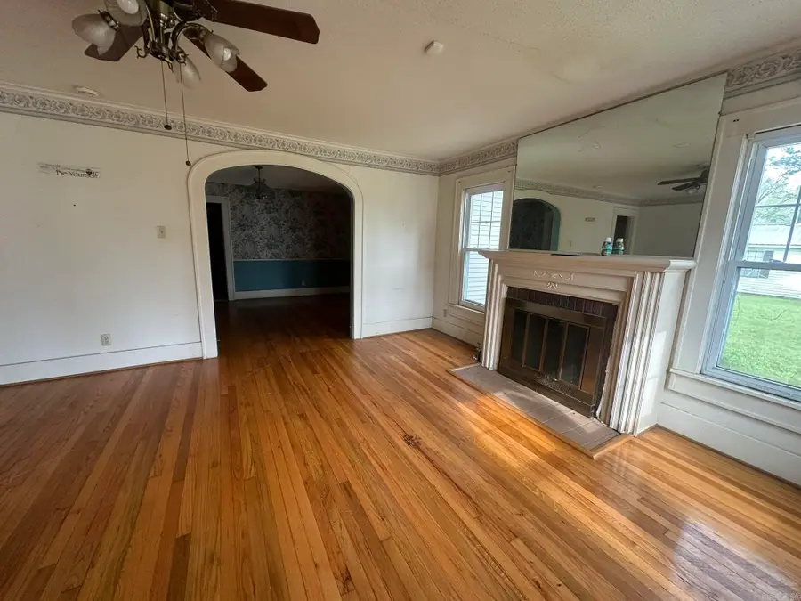 104 S Gannaway Street, Warren, AR 71671 - #3