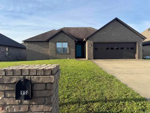 906 Garrison, Paragould, AR 72450