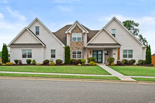 7230 Lake Point Circle, Benton, AR 72019