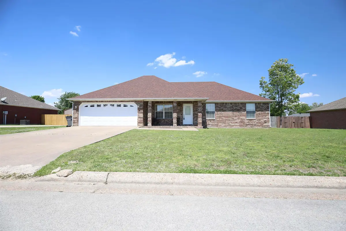 2801 Canterbury, Paragould, AR 72450 - #1