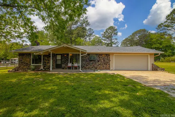 1102 N Shady Lane, Benton, AR 72015