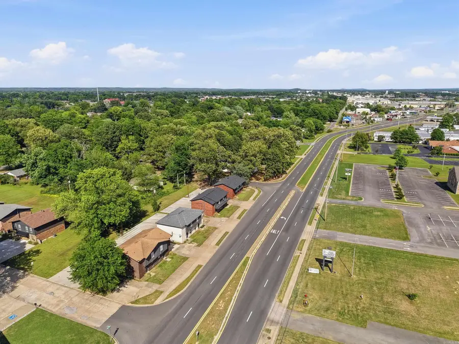 1900 Dave Ward, Conway, AR 72034 - #2