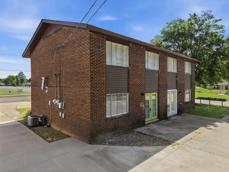 1900 Dave Ward, Conway, AR 72034 - #3