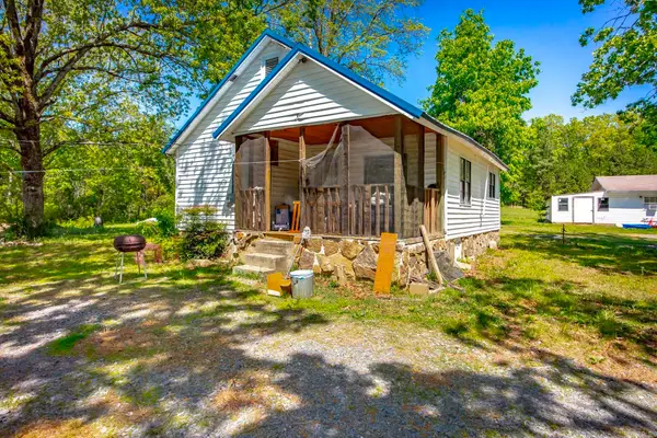 603 Razorback Dr, Clinton, AR 72031