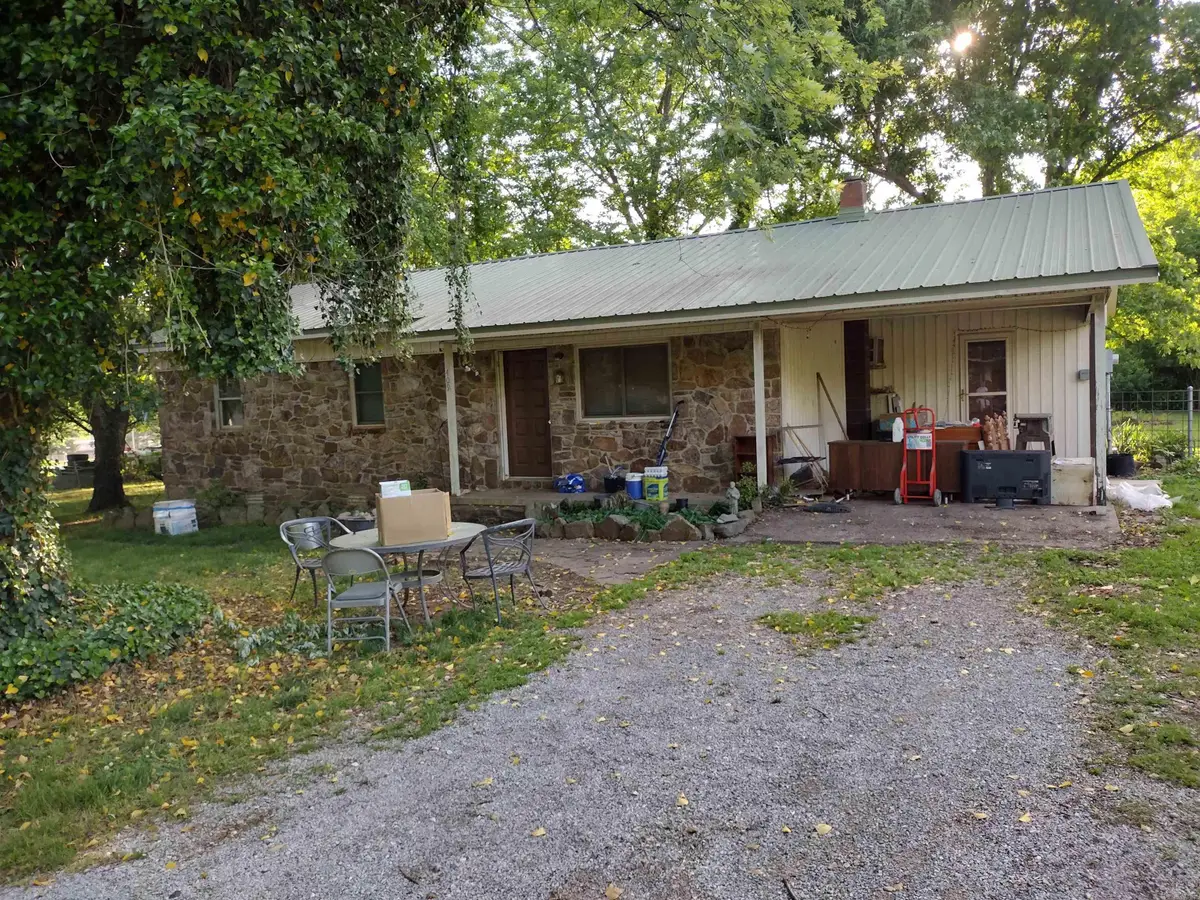 409 Hughes Ave, Mountain View, AR 72560 - #1