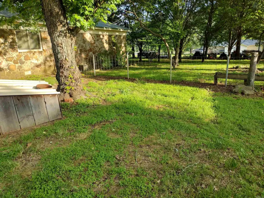 409 Hughes Ave, Mountain View, AR 72560 - #2