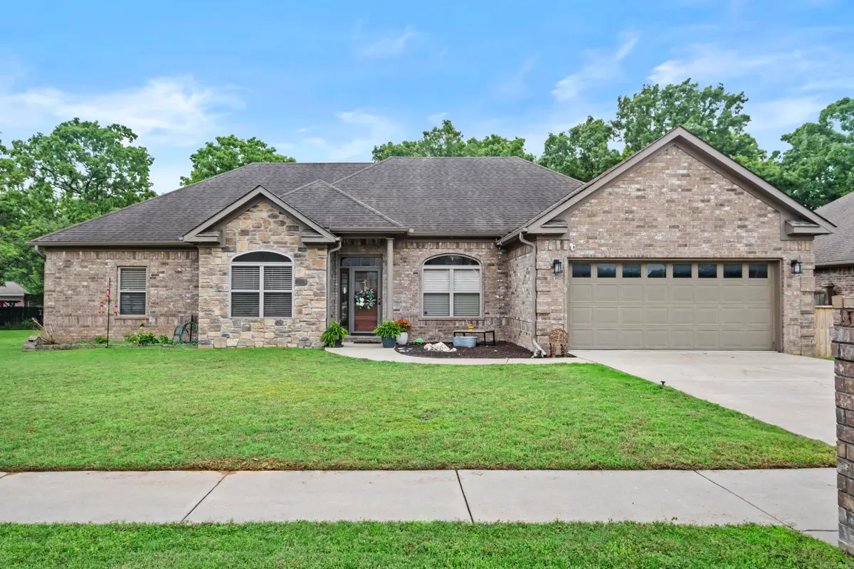 196 Forest Oak Drive, Jacksonville, AR 72076 - #1