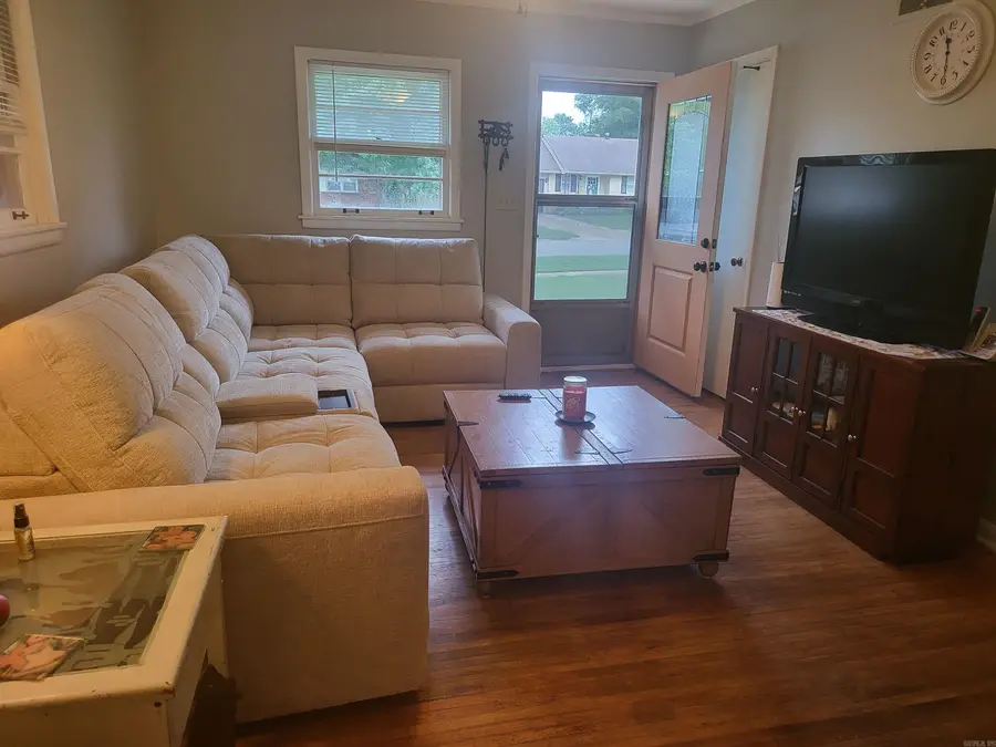 724 Locust, Jonesboro, AR 72401 - #2