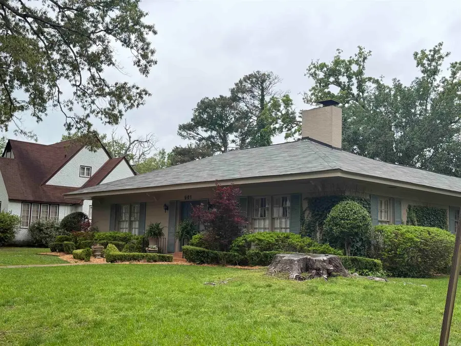 901 W 36th, Pine Bluff, AR 71603 - #2
