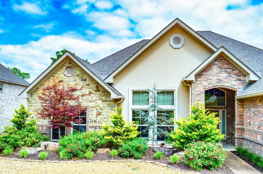 2 Algeciras Lane, Hot Springs Village, AR 71909 - #3