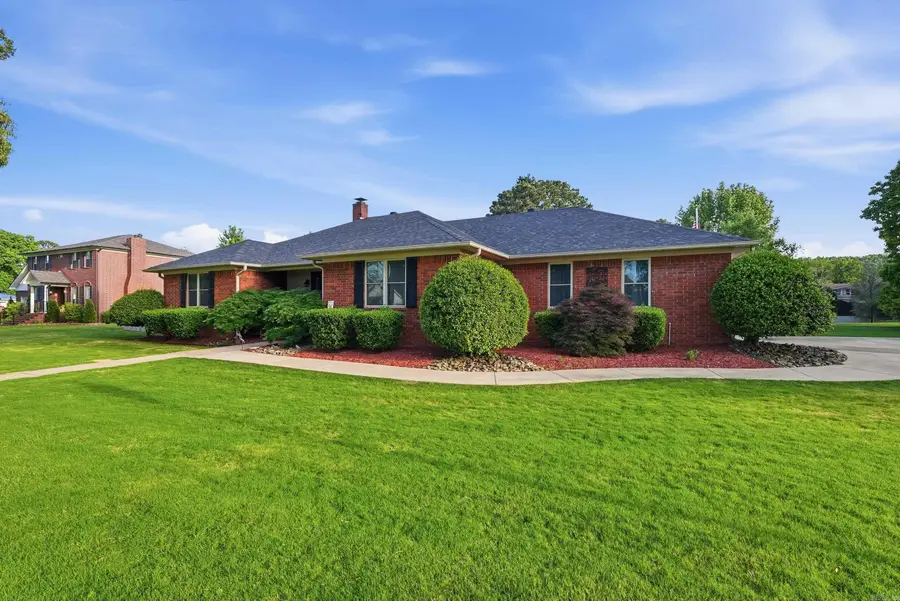 902 Deerfield Ct, Russellville, AR 72801 - #2