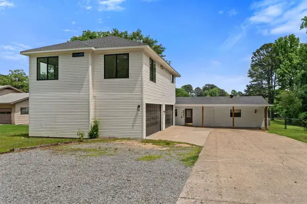 1925 W Lakeview Drive, Benton, AR 72015