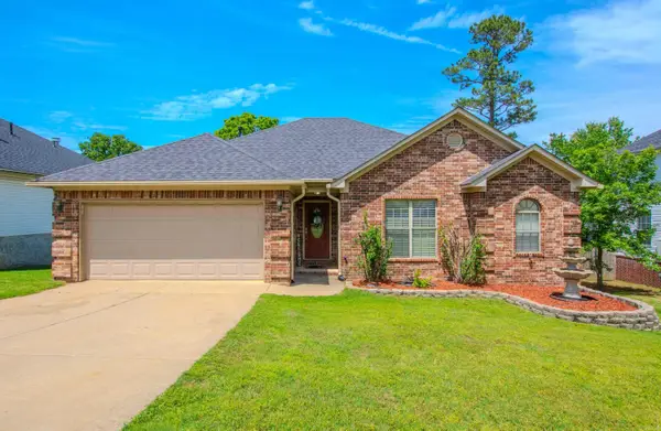 37 Emerald Drive, Maumelle, AR 72113