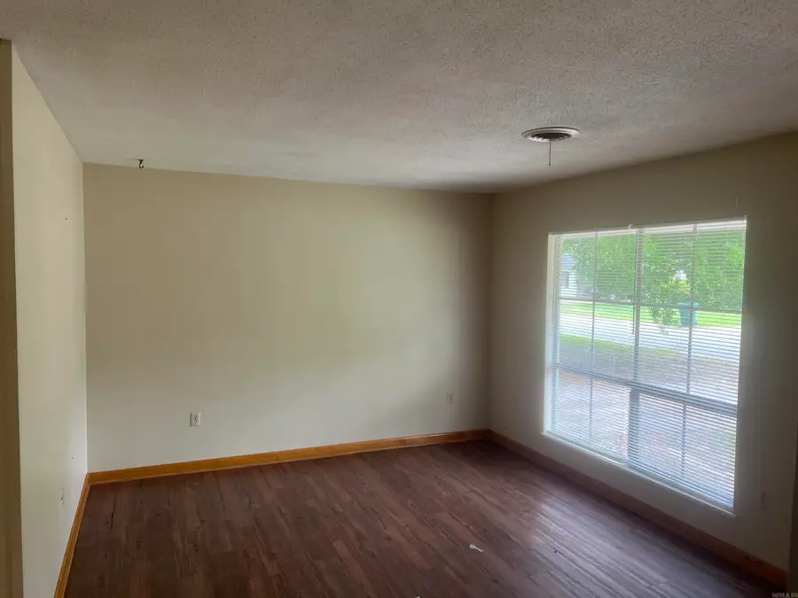 2210 Broadview Ave, Conway, AR 72034 - #2