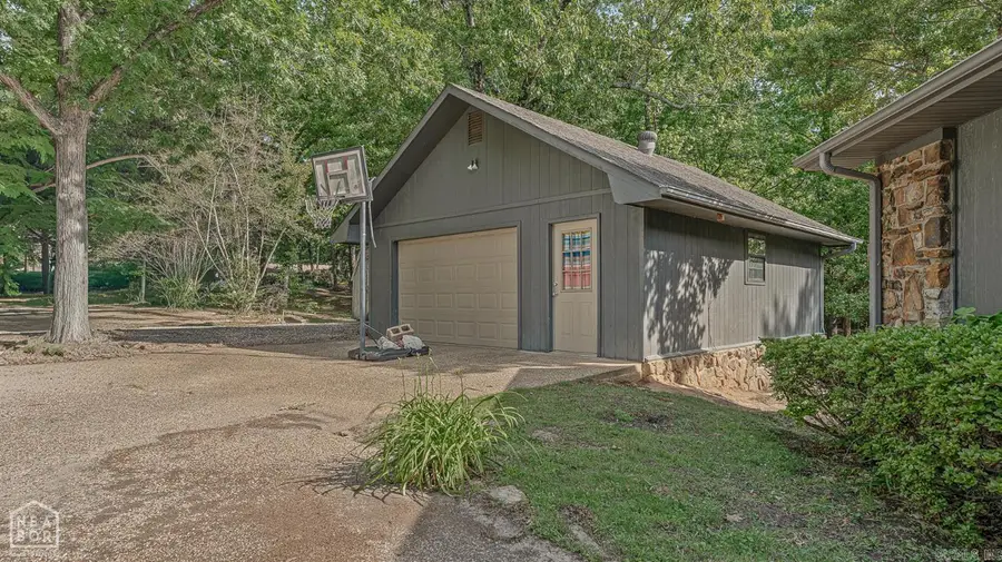 1001 Northwood Drive, Paragould, AR 72450 - #2