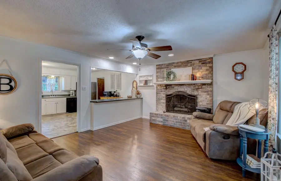 6421 Rolling Hills Dr, North Little Rock, AR 72118 - #3