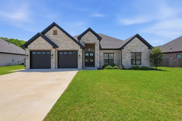 2425 Lilac Drive, Conway, AR 72034