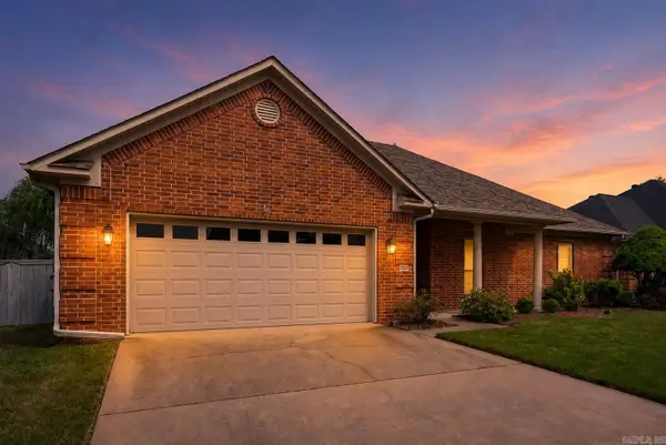 1320 Crosspoint, Conway, AR 72034