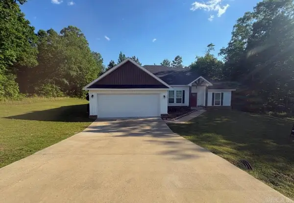 2096 Creekwood Circle, Bauxite, AR 72011