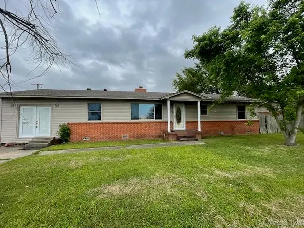1901 S Buerkle Street, Stuttgart, AR 72160