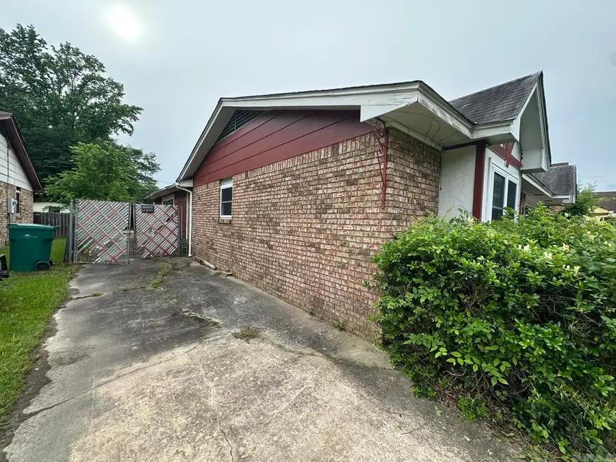 3209 S Tennesse Street, Pine Bluff, AR 71601 - #3