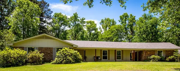 2901 Country Club Road, Arkadelphia, AR 71923