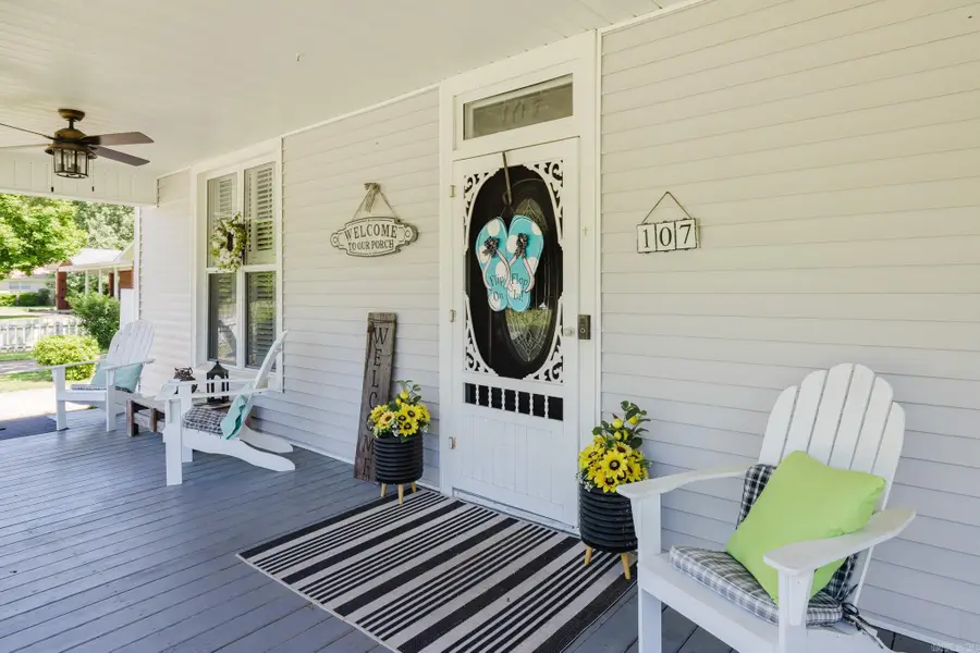 107 E Sullenberger Avenue, Malvern, AR 72104 - #3