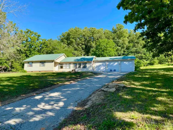 464 N Main Street, Salem, AR 72576