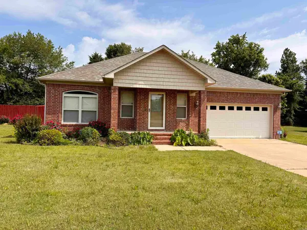 600 Meadow Lynn Drive, Morrilton, AR 72110
