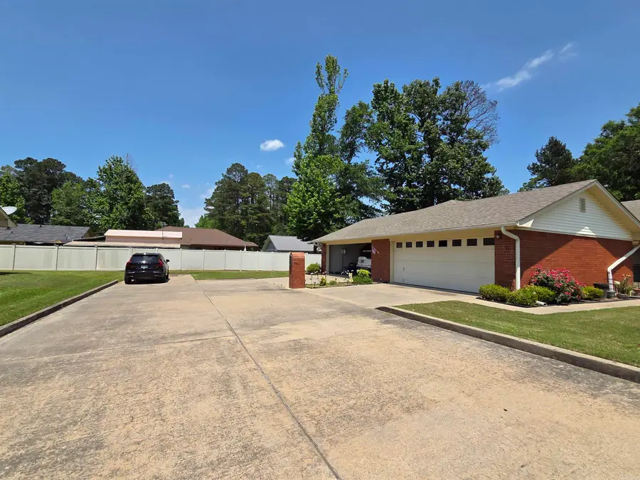 31 Summerset Place, Pine Bluff, AR 71603 - #2