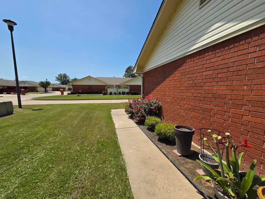 31 Summerset Place, Pine Bluff, AR 71603 - #3