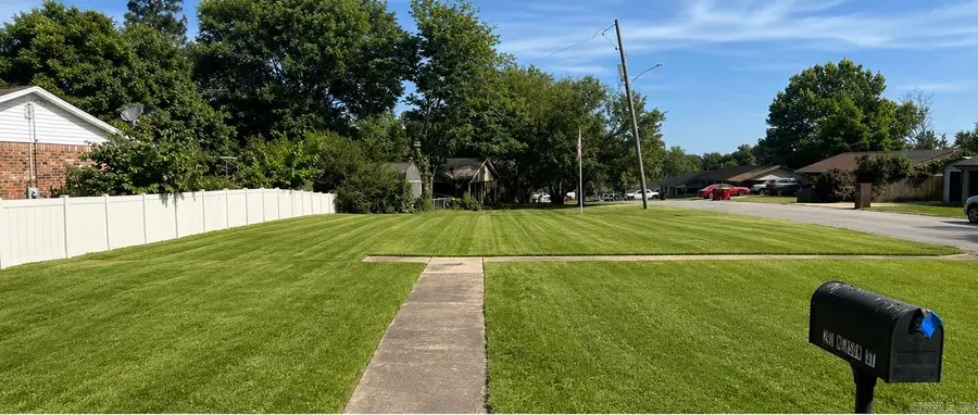 201 Wilson St, Morrilton, AR 72110 - #2